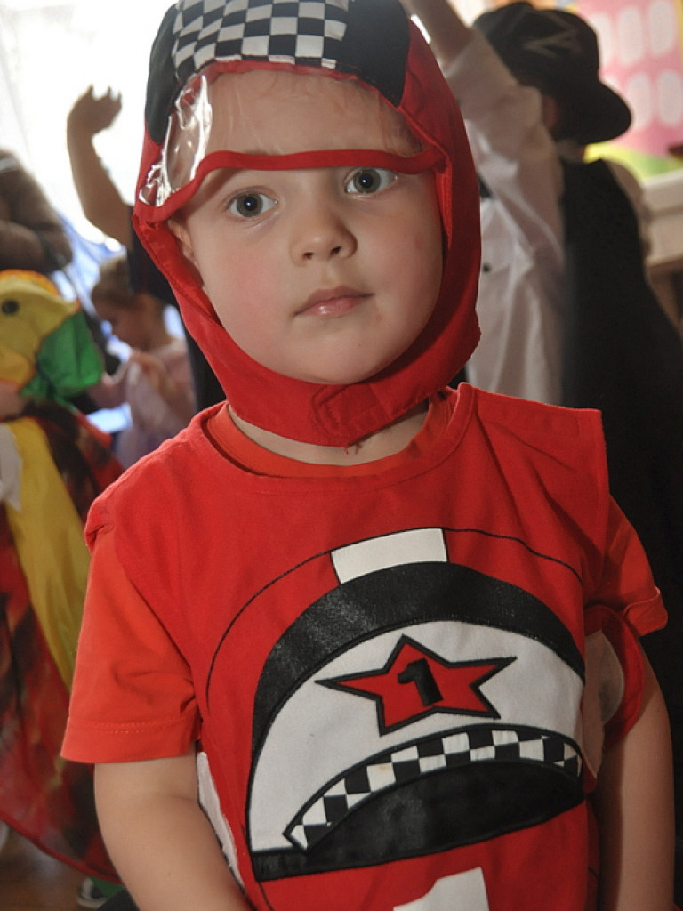 Karnawałowe szaleństwo na balu w Samorządowym Przedszkolu Nr 3