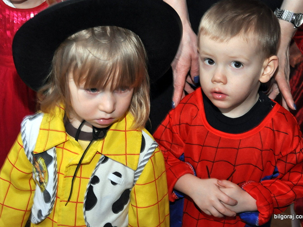 Karnawałowe szaleństwo na balu w Samorządowym Przedszkolu Nr 3