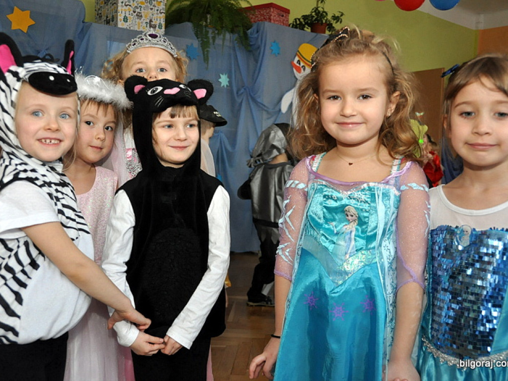 Karnawałowe szaleństwo na balu w Samorządowym Przedszkolu Nr 3