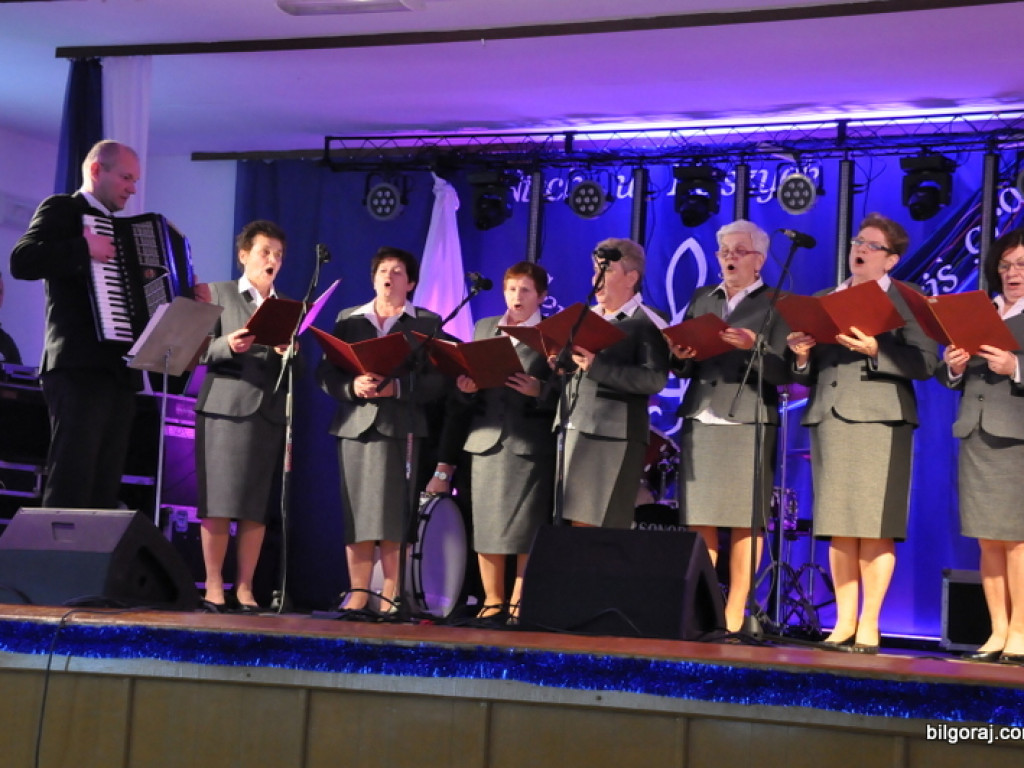 Charytatywny Przegląd Kolęd i Pastorałek w Biszczy (FOTO)
