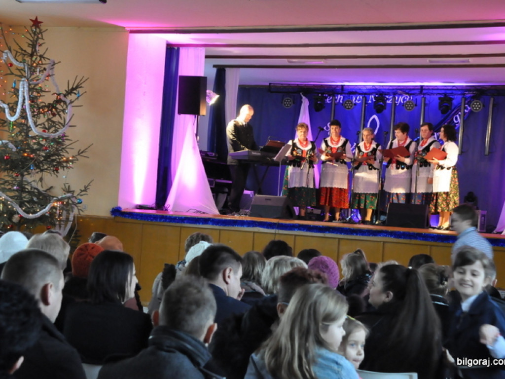 Charytatywny Przegląd Kolęd i Pastorałek w Biszczy (FOTO)