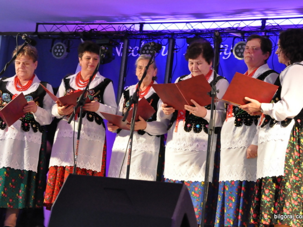 Charytatywny Przegląd Kolęd i Pastorałek w Biszczy (FOTO)