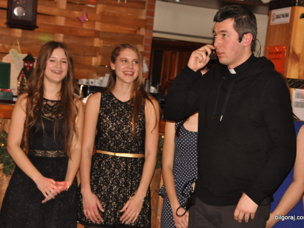 I Charytatywny Bal Młodych Diecezji Zamojsko - Lubaczowskiej w Nadrzeczu k/Biłgoraja (FOTO)