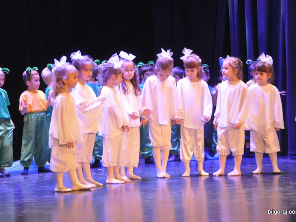 Balet przedszkolaków dla babć i dziadków (FOTO)