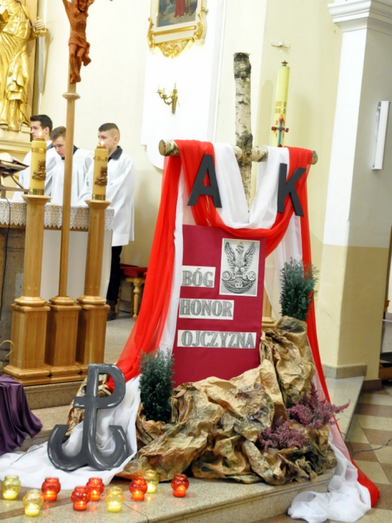 Biłgoraj, uroczystości 74. rocznicy utworzenia Armii Krajowej (FOTO)