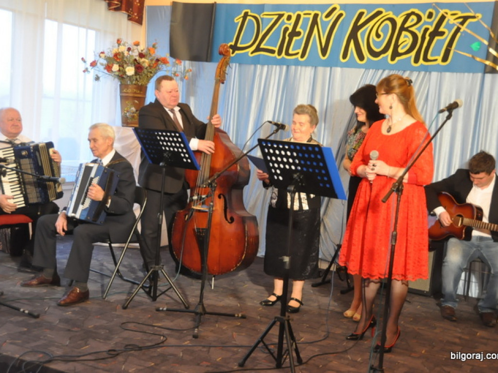 Dzień kobiet w Józefowie (FOTO)