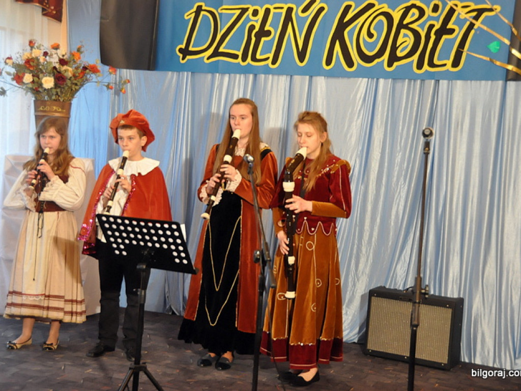 Dzień kobiet w Józefowie (FOTO)