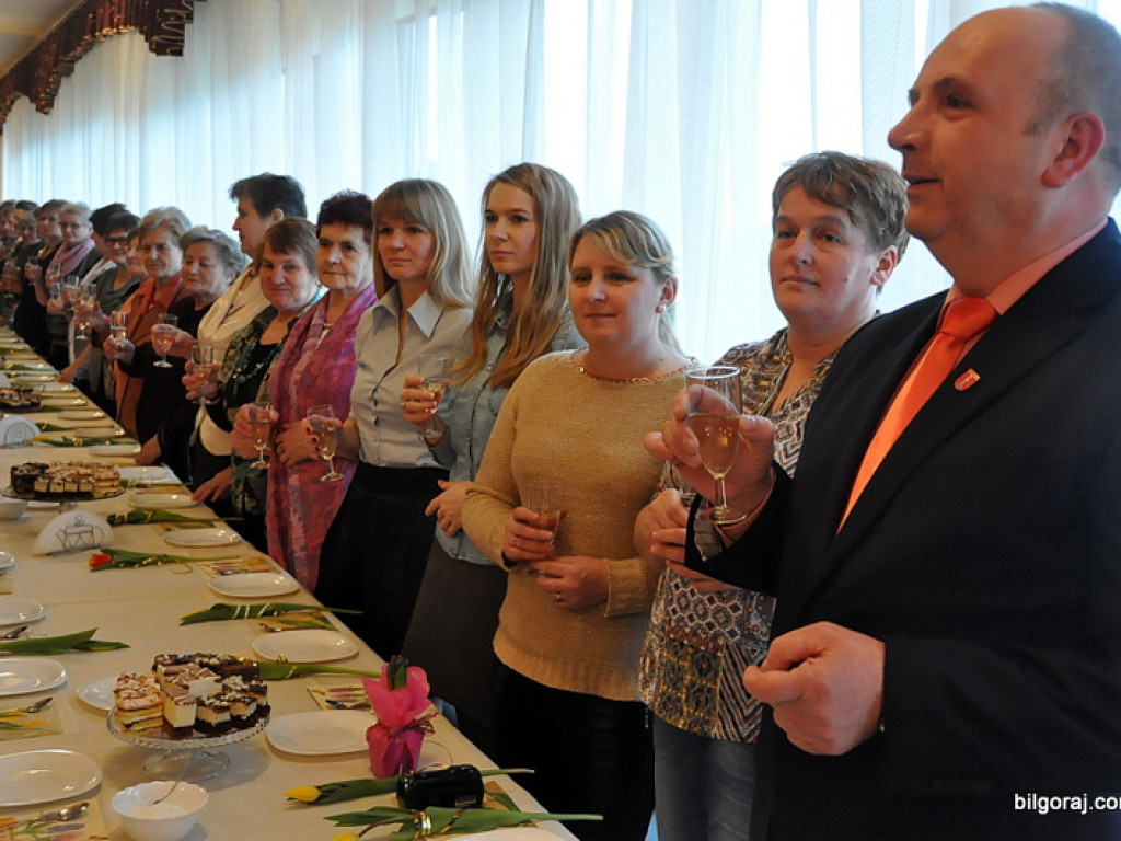 Dzień kobiet w Józefowie (FOTO)