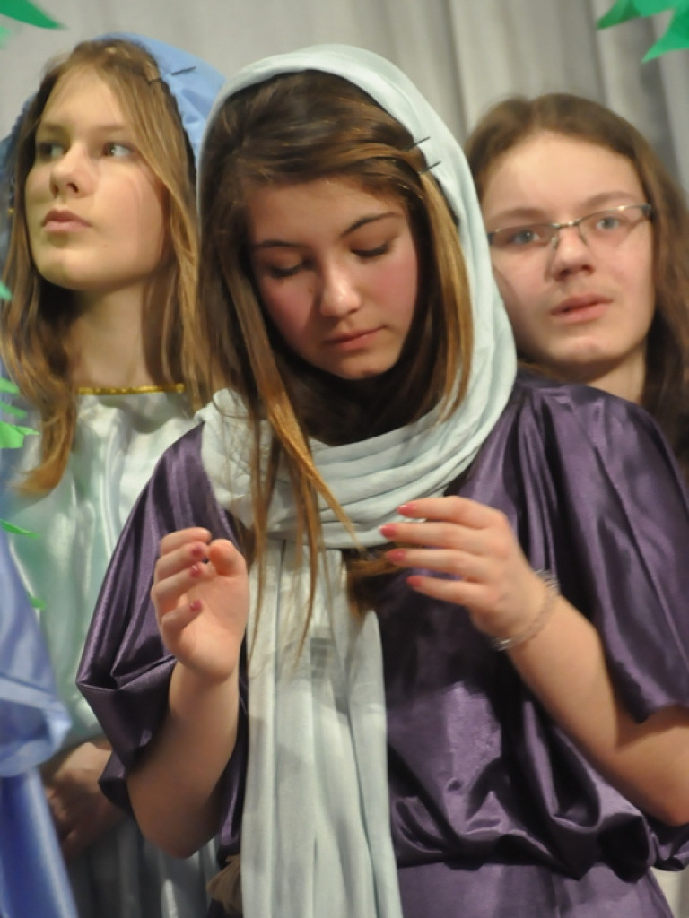 Misterium Męki Pańskiej w wykonaniu uczniów tarnogrodzkiego gimnazjum (FOTO)