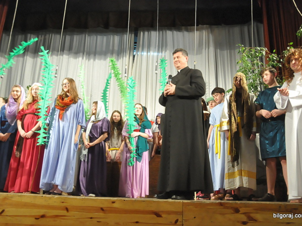 Misterium Męki Pańskiej w wykonaniu uczniów tarnogrodzkiego gimnazjum (FOTO)