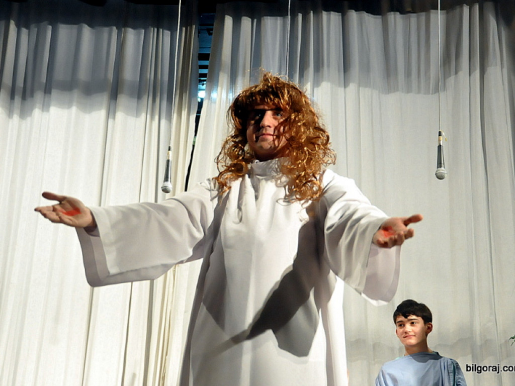 Misterium Męki Pańskiej w wykonaniu uczniów tarnogrodzkiego gimnazjum (FOTO)