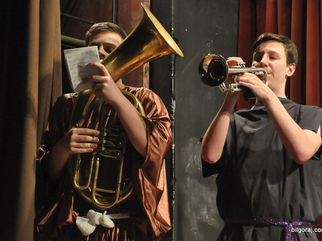 Misterium Męki Pańskiej w wykonaniu uczniów tarnogrodzkiego gimnazjum (FOTO)