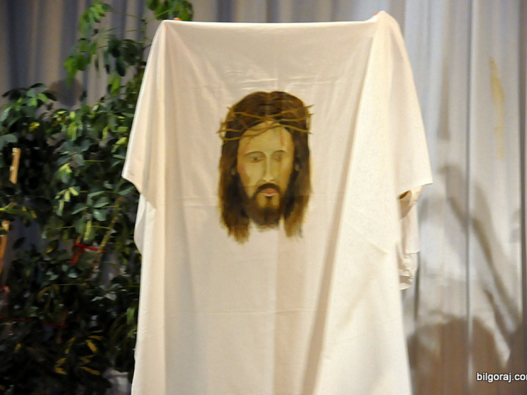 Misterium Męki Pańskiej w wykonaniu uczniów tarnogrodzkiego gimnazjum (FOTO)