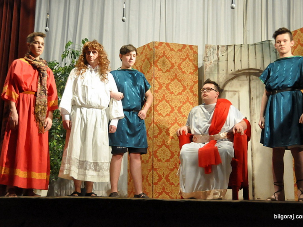 Misterium Męki Pańskiej w wykonaniu uczniów tarnogrodzkiego gimnazjum (FOTO)