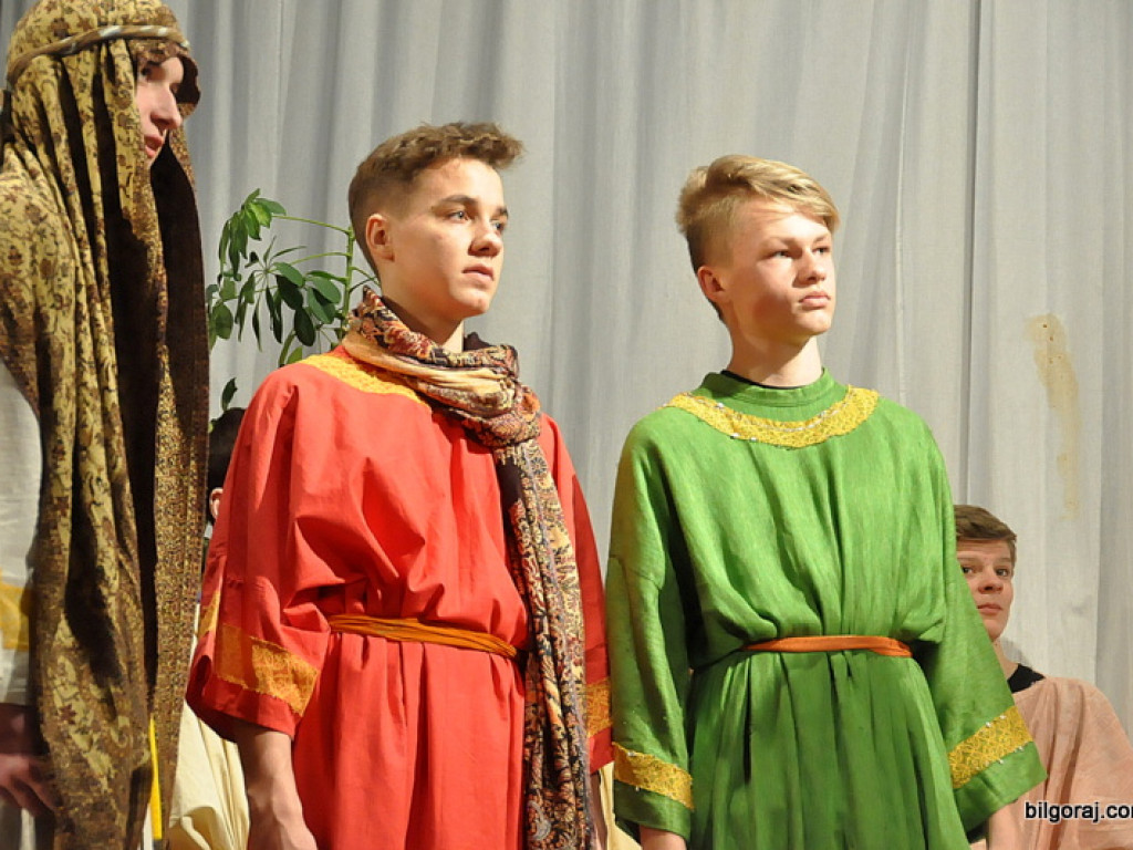 Misterium Męki Pańskiej w wykonaniu uczniów tarnogrodzkiego gimnazjum (FOTO)