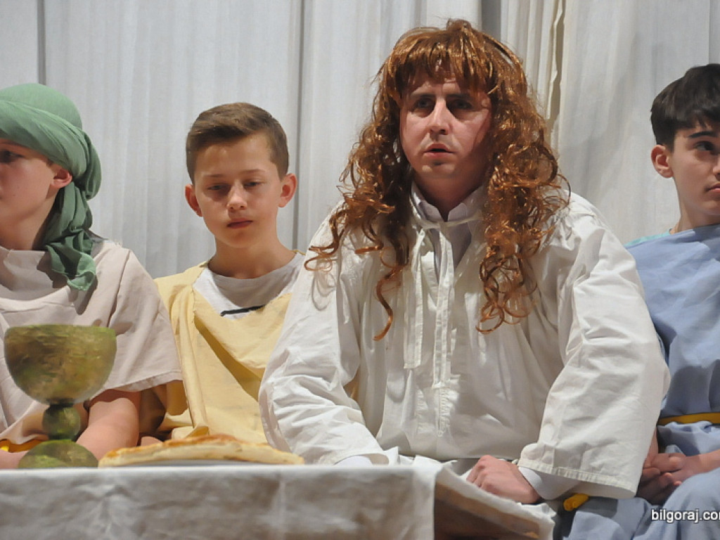 Misterium Męki Pańskiej w wykonaniu uczniów tarnogrodzkiego gimnazjum (FOTO)