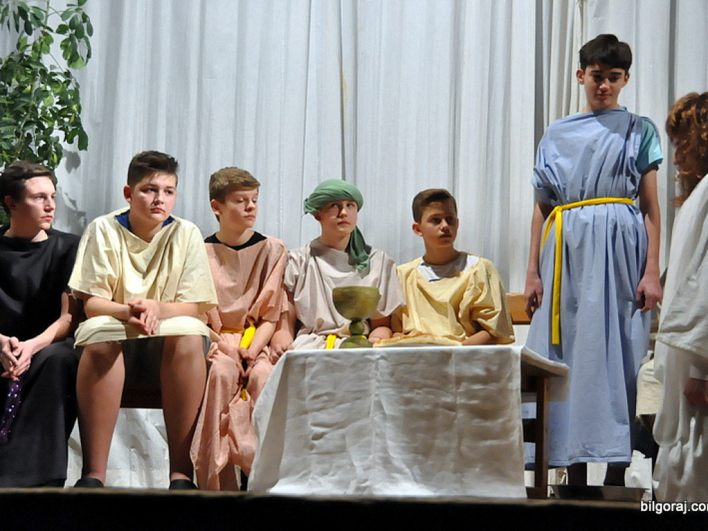 Misterium Męki Pańskiej w wykonaniu uczniów tarnogrodzkiego gimnazjum (FOTO)