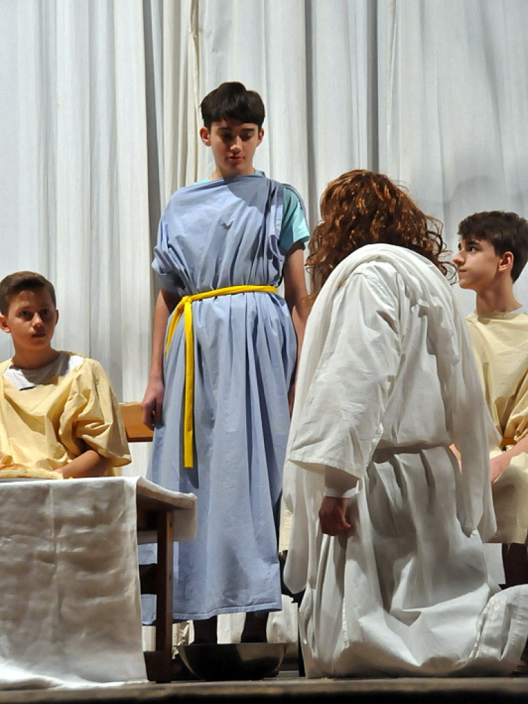 Misterium Męki Pańskiej w wykonaniu uczniów tarnogrodzkiego gimnazjum (FOTO)