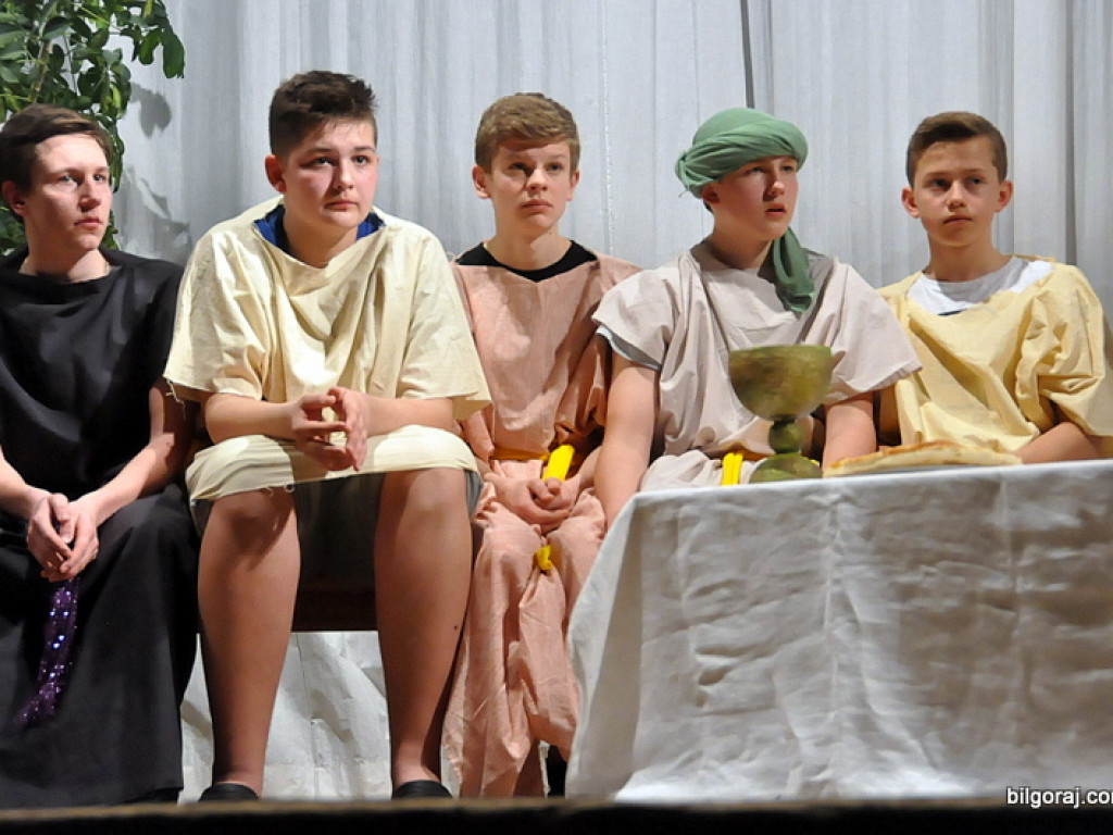 Misterium Męki Pańskiej w wykonaniu uczniów tarnogrodzkiego gimnazjum (FOTO)
