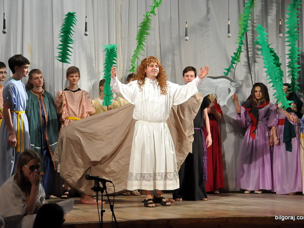 Misterium Męki Pańskiej w wykonaniu uczniów tarnogrodzkiego gimnazjum (FOTO)