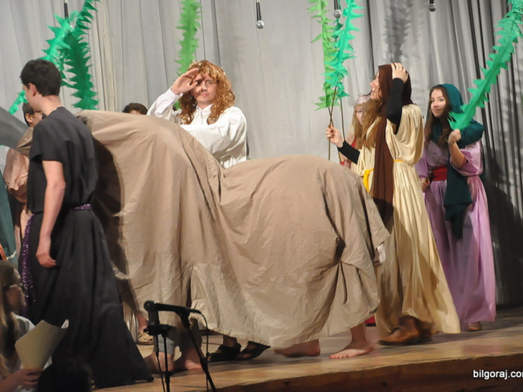 Misterium Męki Pańskiej w wykonaniu uczniów tarnogrodzkiego gimnazjum (FOTO)