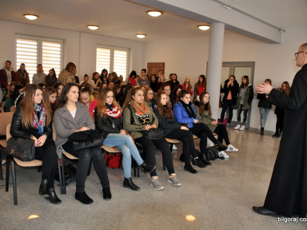 Spotkanie Szkolnych Kół Caritas Regionu Biłgorajskego (FOTO)