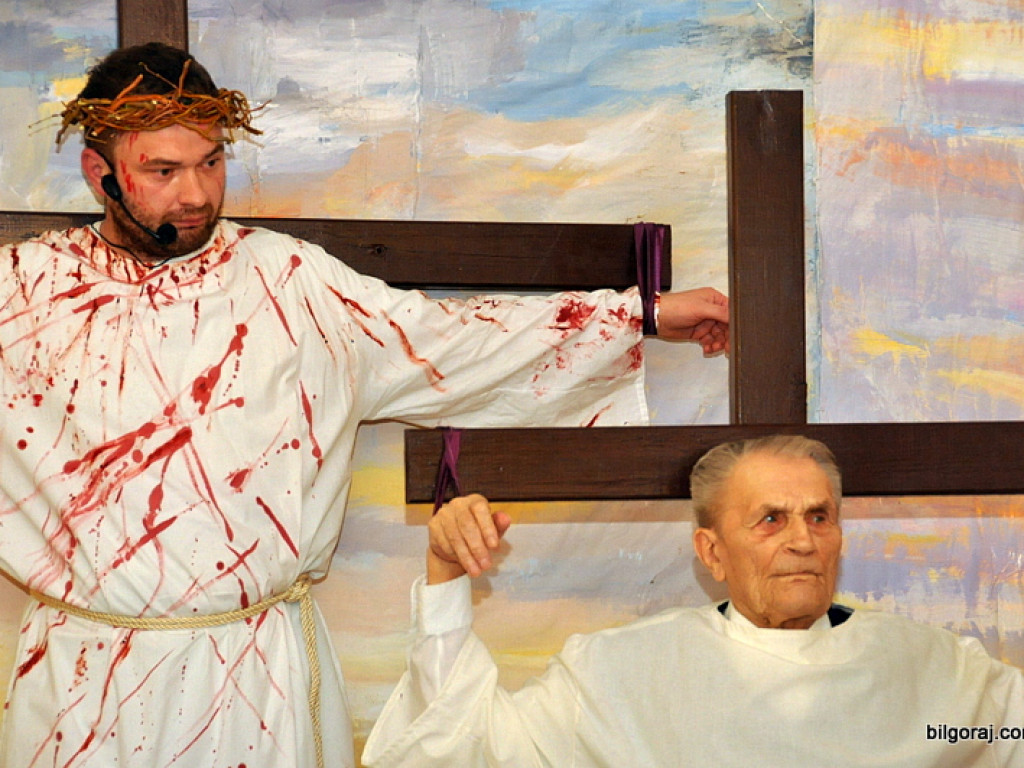 Misterium Męki Pańskiej w DPS dla Kombatantów (FOTO)