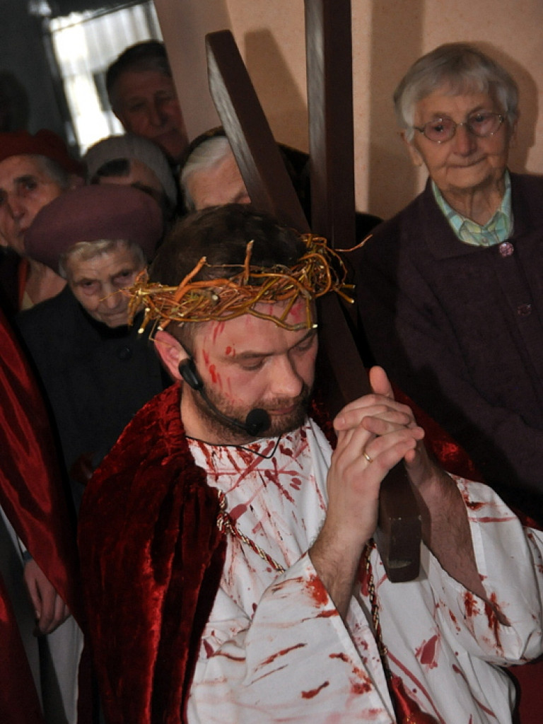 Misterium Męki Pańskiej w DPS dla Kombatantów (FOTO)
