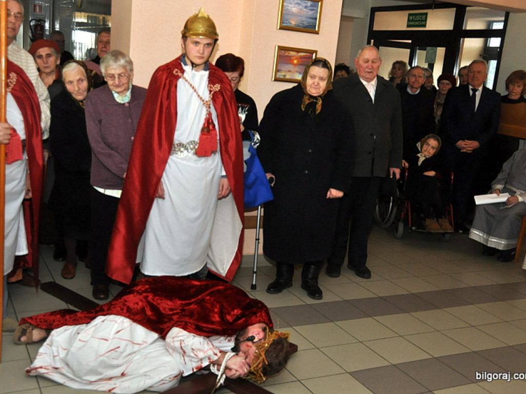 Misterium Męki Pańskiej w DPS dla Kombatantów (FOTO)