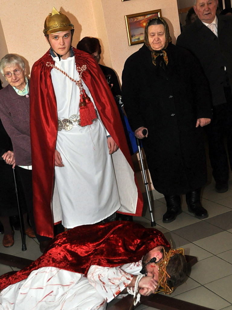 Misterium Męki Pańskiej w DPS dla Kombatantów (FOTO)