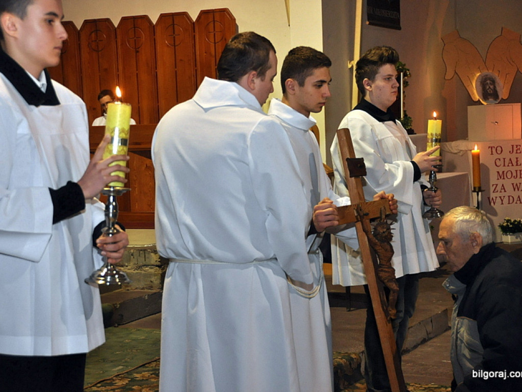 Liturgia Wielkiego Piątku (FOTO)
