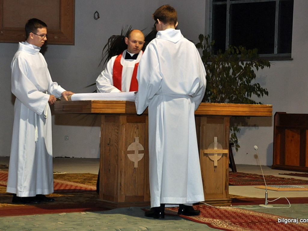 Liturgia Wielkiego Piątku (FOTO)