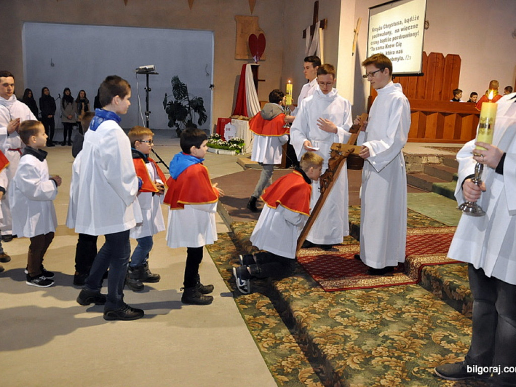 Liturgia Wielkiego Piątku (FOTO)