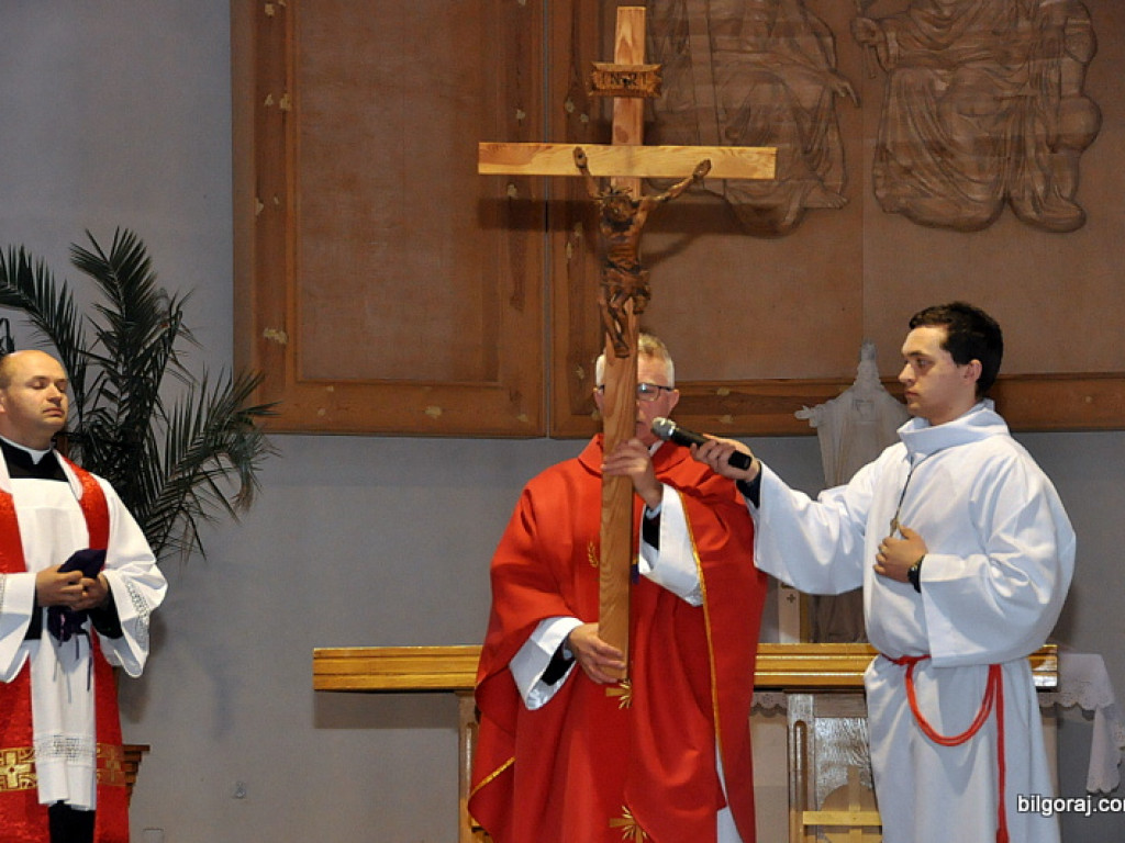 Liturgia Wielkiego Piątku (FOTO)