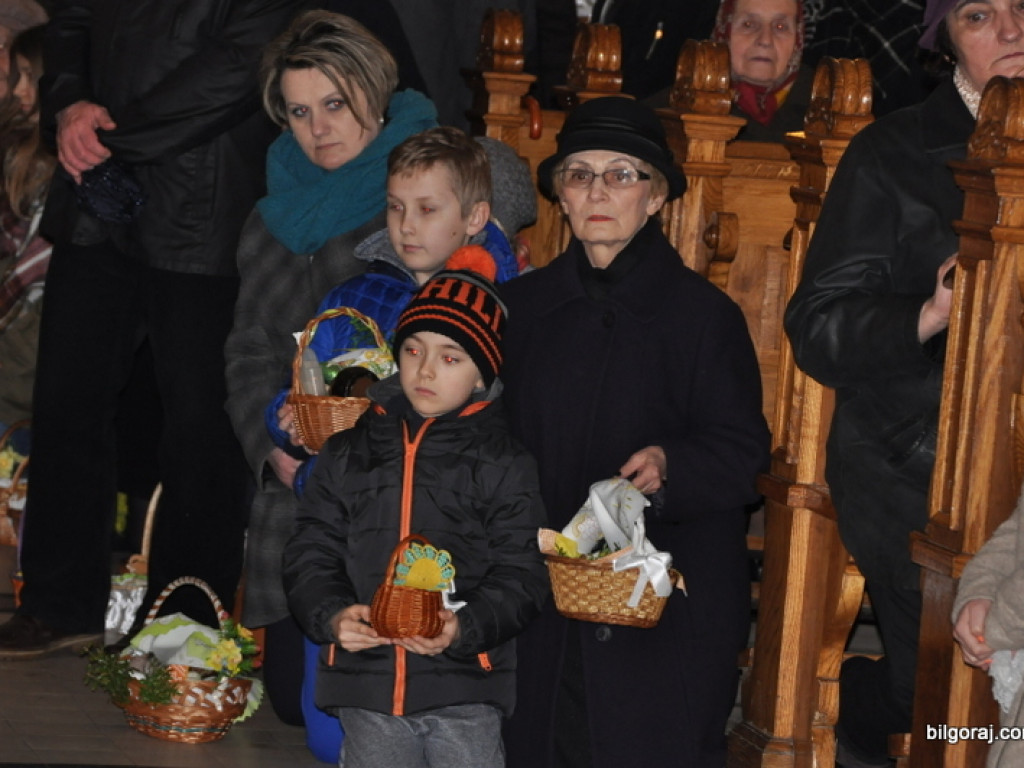 Poświęcenie pokarmów na stół wielkanocny (FOTO)