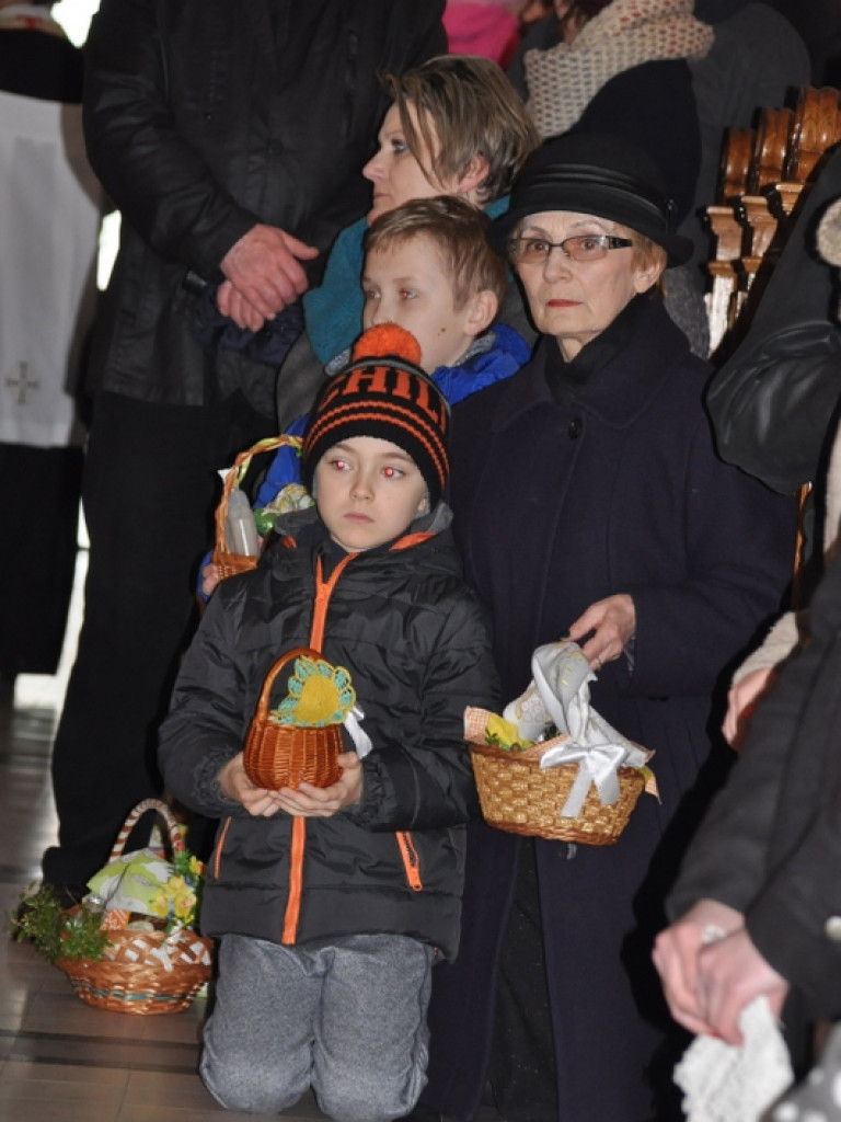Poświęcenie pokarmów na stół wielkanocny (FOTO)