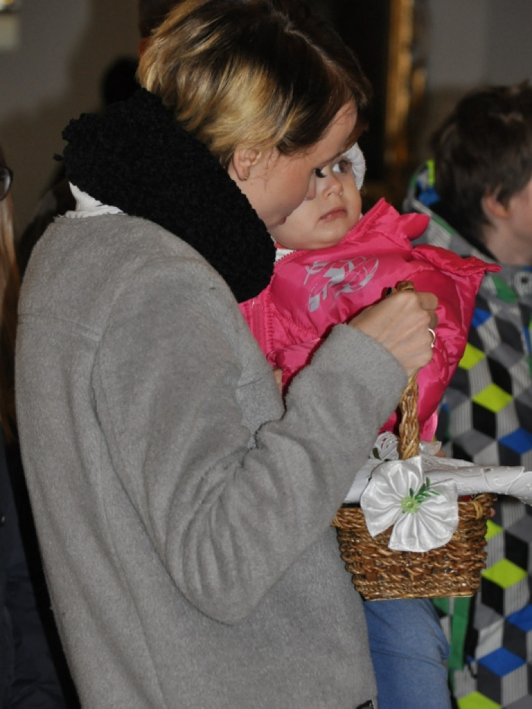 Poświęcenie pokarmów na stół wielkanocny (FOTO)