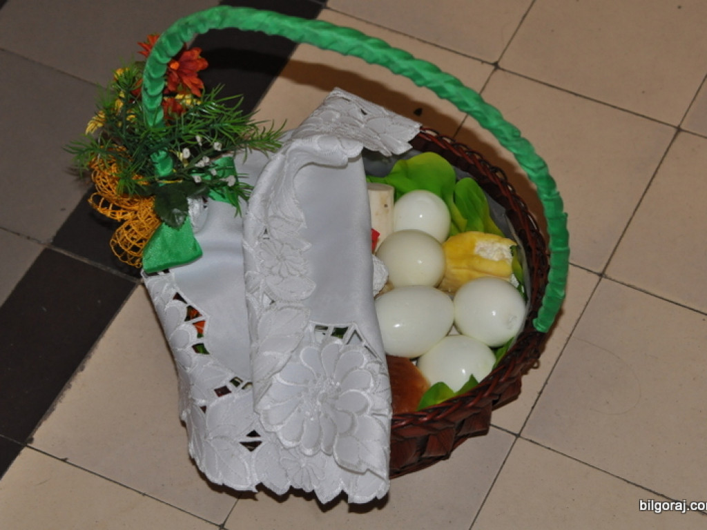 Poświęcenie pokarmów na stół wielkanocny (FOTO)