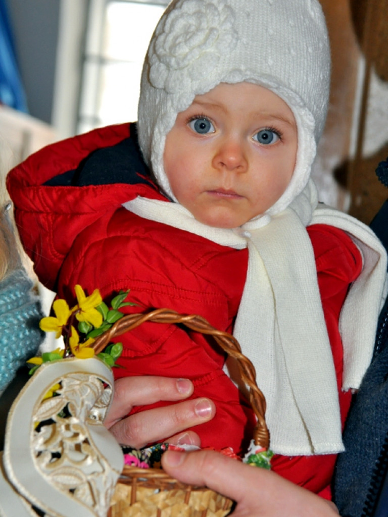 Poświęcenie pokarmów na stół wielkanocny (FOTO)