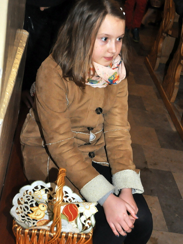 Poświęcenie pokarmów na stół wielkanocny (FOTO)