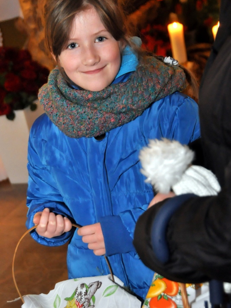 Poświęcenie pokarmów na stół wielkanocny (FOTO)