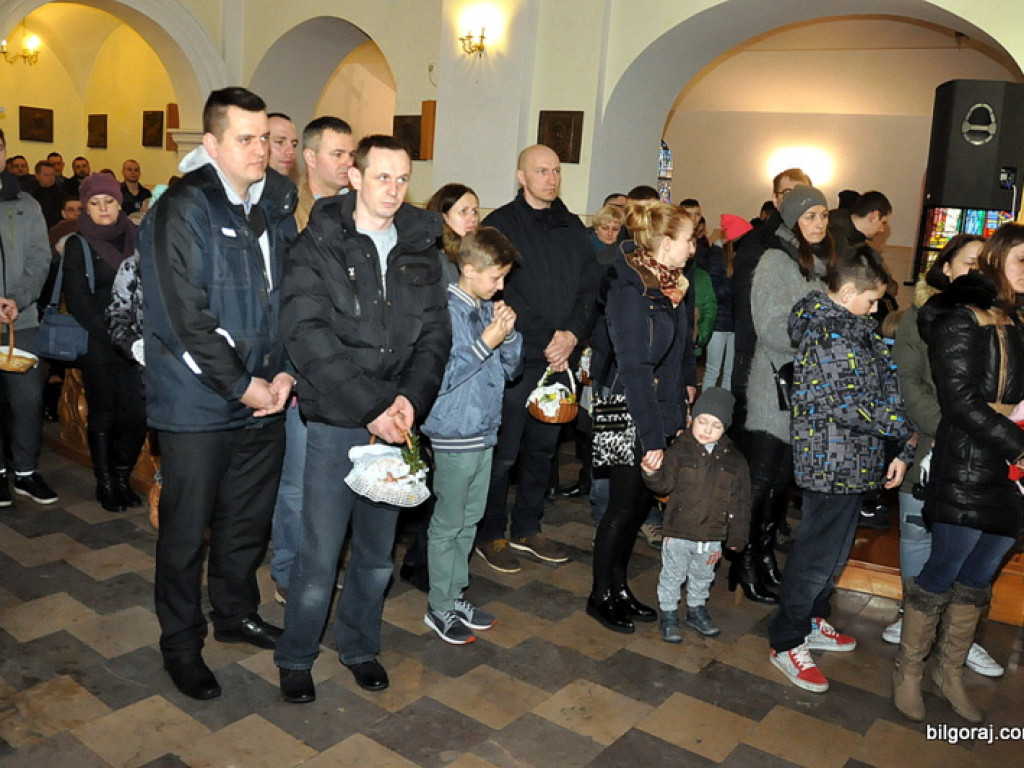 Poświęcenie pokarmów na stół wielkanocny (FOTO)