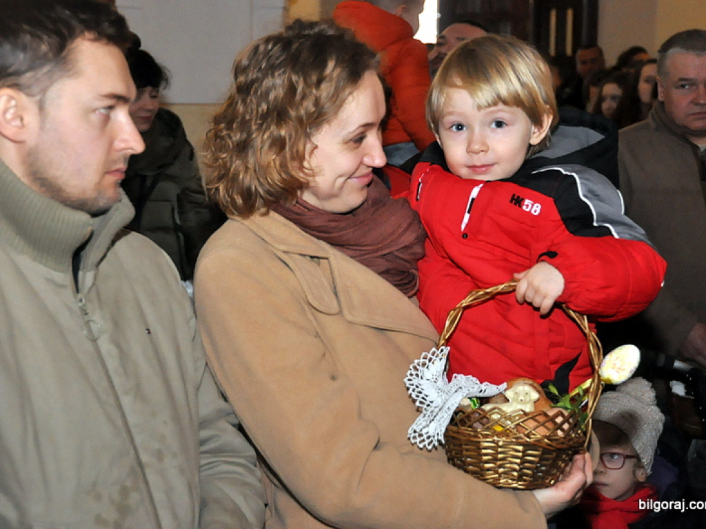 Poświęcenie pokarmów na stół wielkanocny (FOTO)