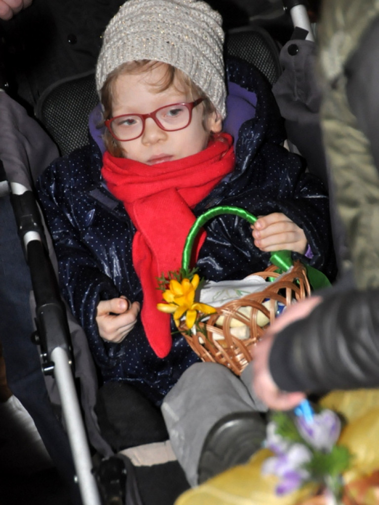 Poświęcenie pokarmów na stół wielkanocny (FOTO)