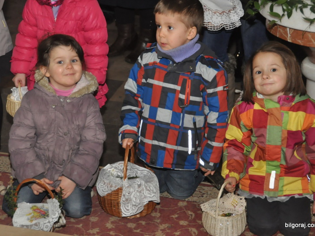 Poświęcenie pokarmów na stół wielkanocny (FOTO)