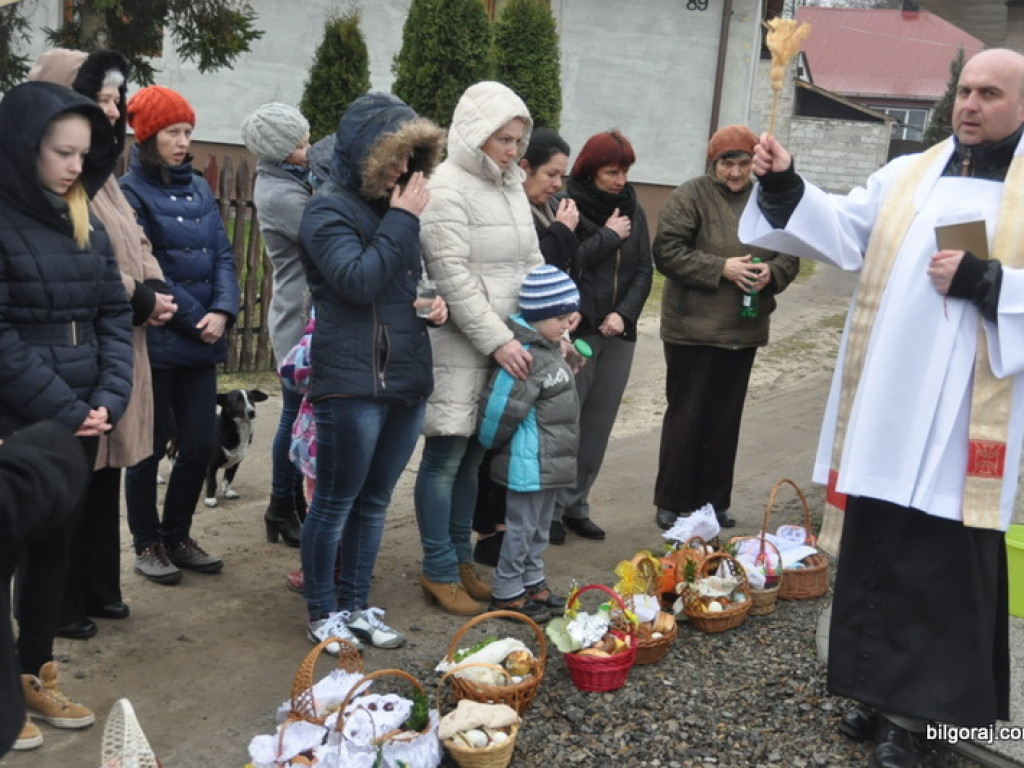 Poświęcenie pokarmów na stół wielkanocny (FOTO)