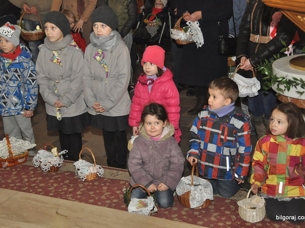 Poświęcenie pokarmów na stół wielkanocny (FOTO)