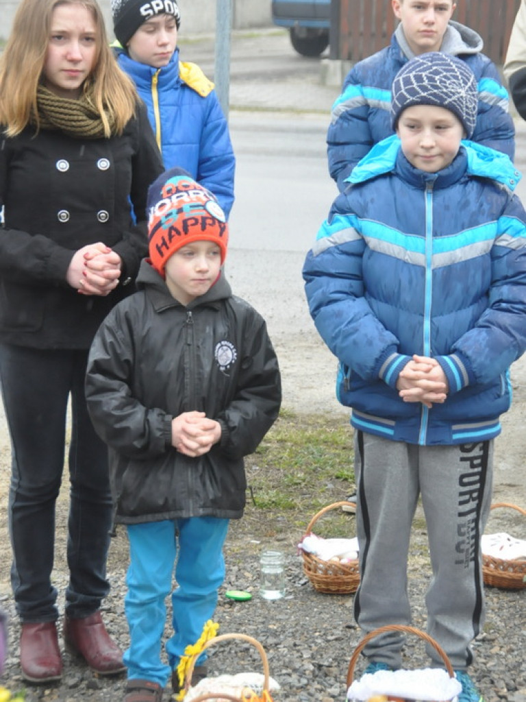 Poświęcenie pokarmów na stół wielkanocny (FOTO)