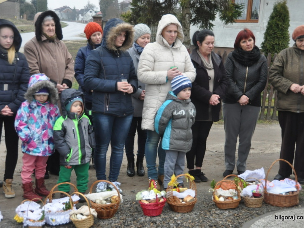 Poświęcenie pokarmów na stół wielkanocny (FOTO)