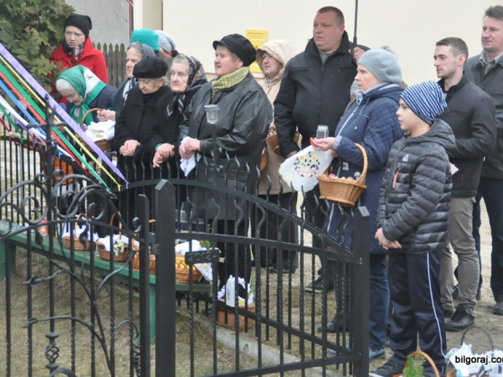 Poświęcenie pokarmów na stół wielkanocny (FOTO)